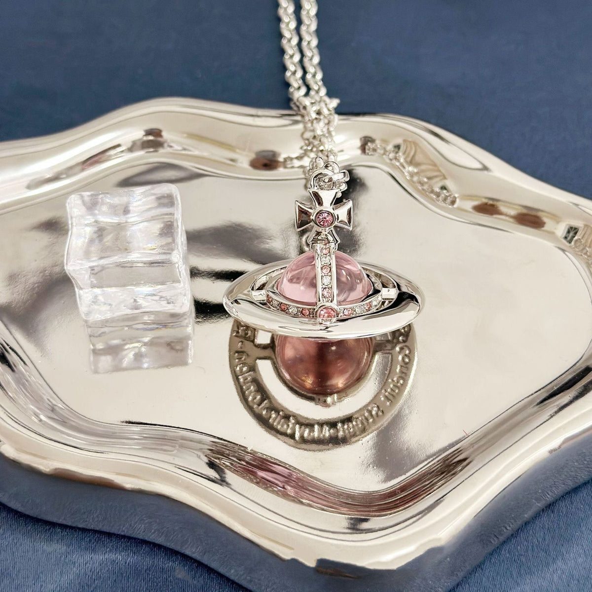 Y2K Style Queen Mother West Mini Little Saturn Pearl LovePin - 3D Planet Necklace & Bracelet, Premium Titanium Alloy,Ideal for Daily Wear & Parties, Daily Wear JewelryIY2KFashion AccessoryIDurable Alloy