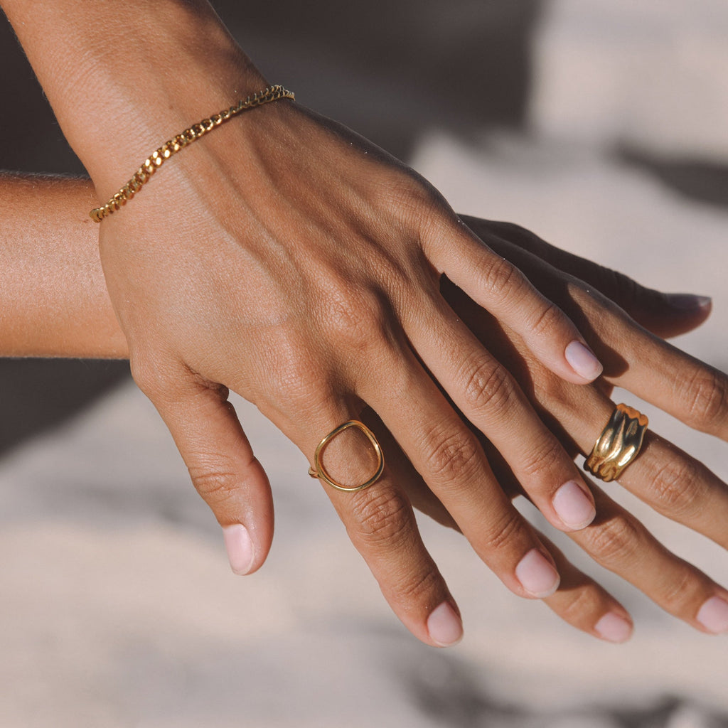 Example "Bahïa" Oval Ring